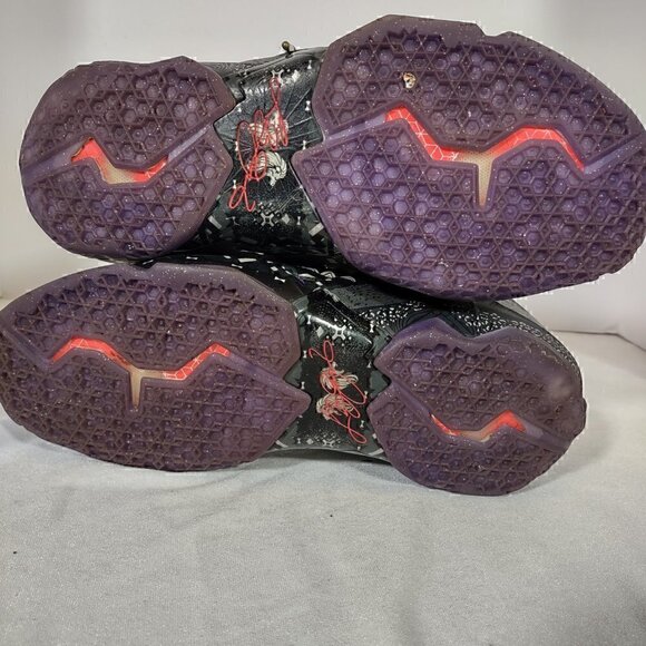 Nike Lebron 11 Anthracite, Metallic Gold Purple Venom Sneakers Size 9.5 - Picture 12 of 13
